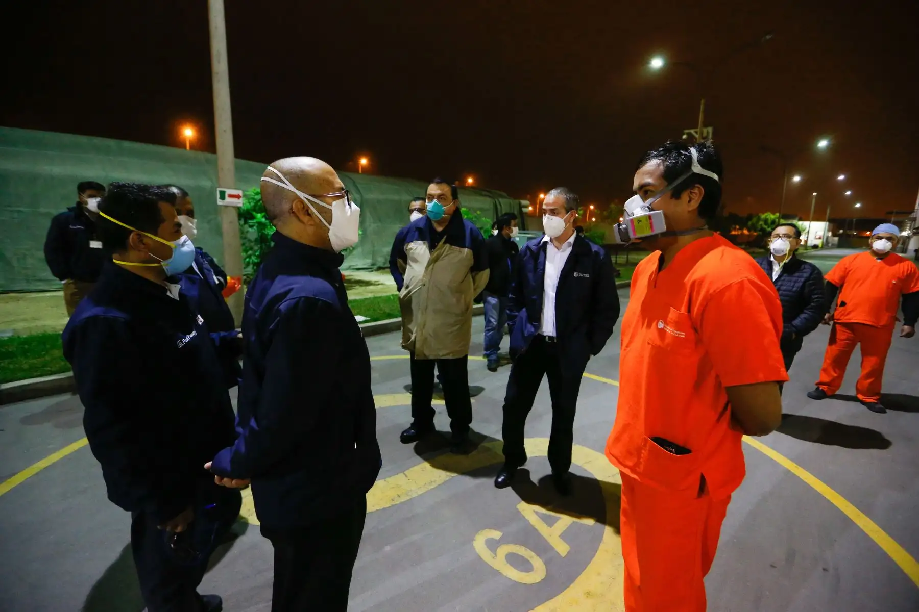 Ministro de Salud Víctor Zamora supervisa atenciones a pacientes Covid-19 en Hospital de Emergencias Villa El Salvador. Foto: Minsa