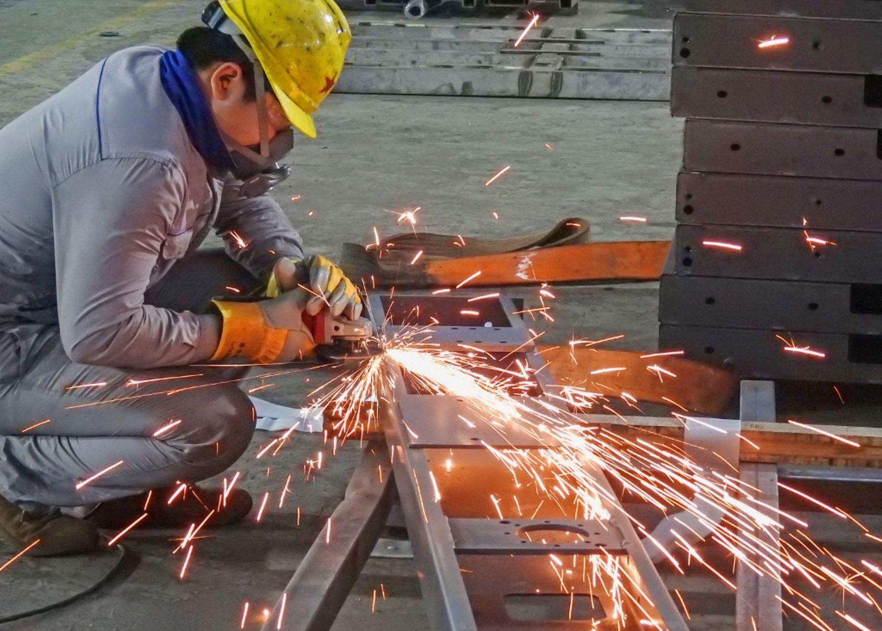 El organismo estadístico también señaló que la producción nacional creció un 5,04 % en mayo pasado respecto al mismo mes del año anterior, un aumento que se explicó por el desempeño positivo de casi todos los sectores, especialmente la manufactura y la pesca. Foto: ANDINA/Archivo