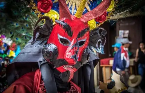 El "diablo capataz" es uno de los principales personajes de la danza Los Diablicos de la provincia de Huancabamba, departamento de Piura, declarada Patrimonio Cultural de la Nación por el Ministerio de Cultura, por generar y mantener lazos de identidad entre la población piurana a escala provincial.
