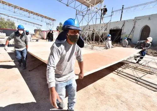 Ministerio de Salud acelera las obras para culminar instalación de hospitales temporales para atender a pacientes covid-19 de Arequipa. ANDINA/Difusión