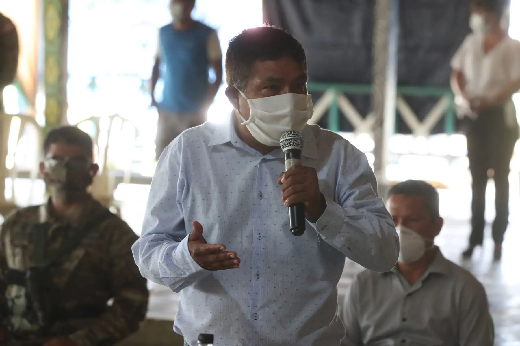 El presidente del Consejo de Ministros, Vicente Zeballos y el ministro de Cultura, Alejandro Neyra, participaron en la Acción Cívica Multisectorial en la ciudad de San Lorenzo de la región Loreto, donde se realizaron pruebas de covid -19 y visitaron el distrito de Cahuapasu donde por primera vez llega una autoridad del gobierno nacional.
Foto: PCM