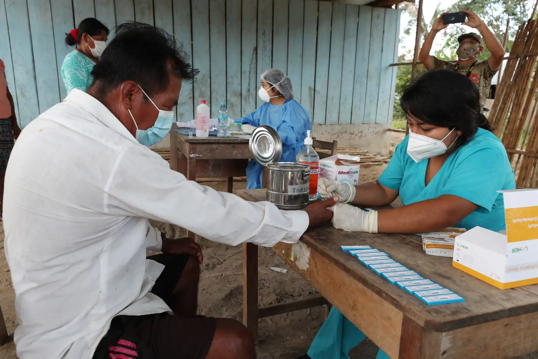 En las regiones de Lambayeque, La Libertad, Lima Metropolitana, Loreto, Piura, Tumbes y Ucayali se evidencia un descenso en el nivel de contagios de covid-19, gracias al esfuerzo y articulación de las autoridades para contener la pandemia y mejorar la capacidad de respuesta del sistema sanitario, sostuvo hoy el Presidente de la República, Martín Vizcarra.ANDINA/Difusión