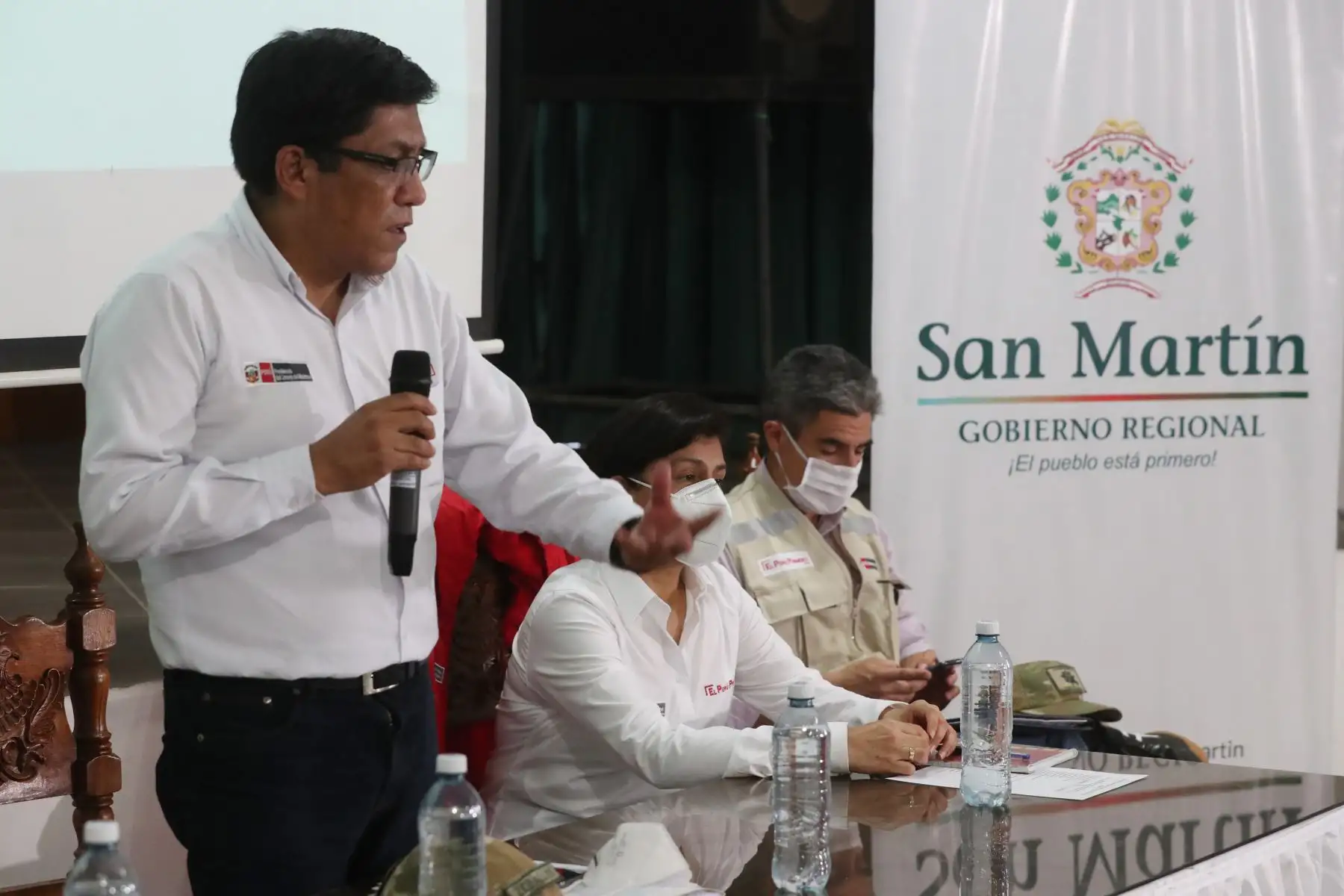 Para evaluar las medidas implementadas en la región San Martín, el presidente del Consejo de Ministros Vicente participa en la sesión del Comando covid -19 , junto a los titulares de Trabajo y Cultura quienes  recibieron un diagnóstico de las acciones de dicho grupo de trabajo.
Foto: PCM