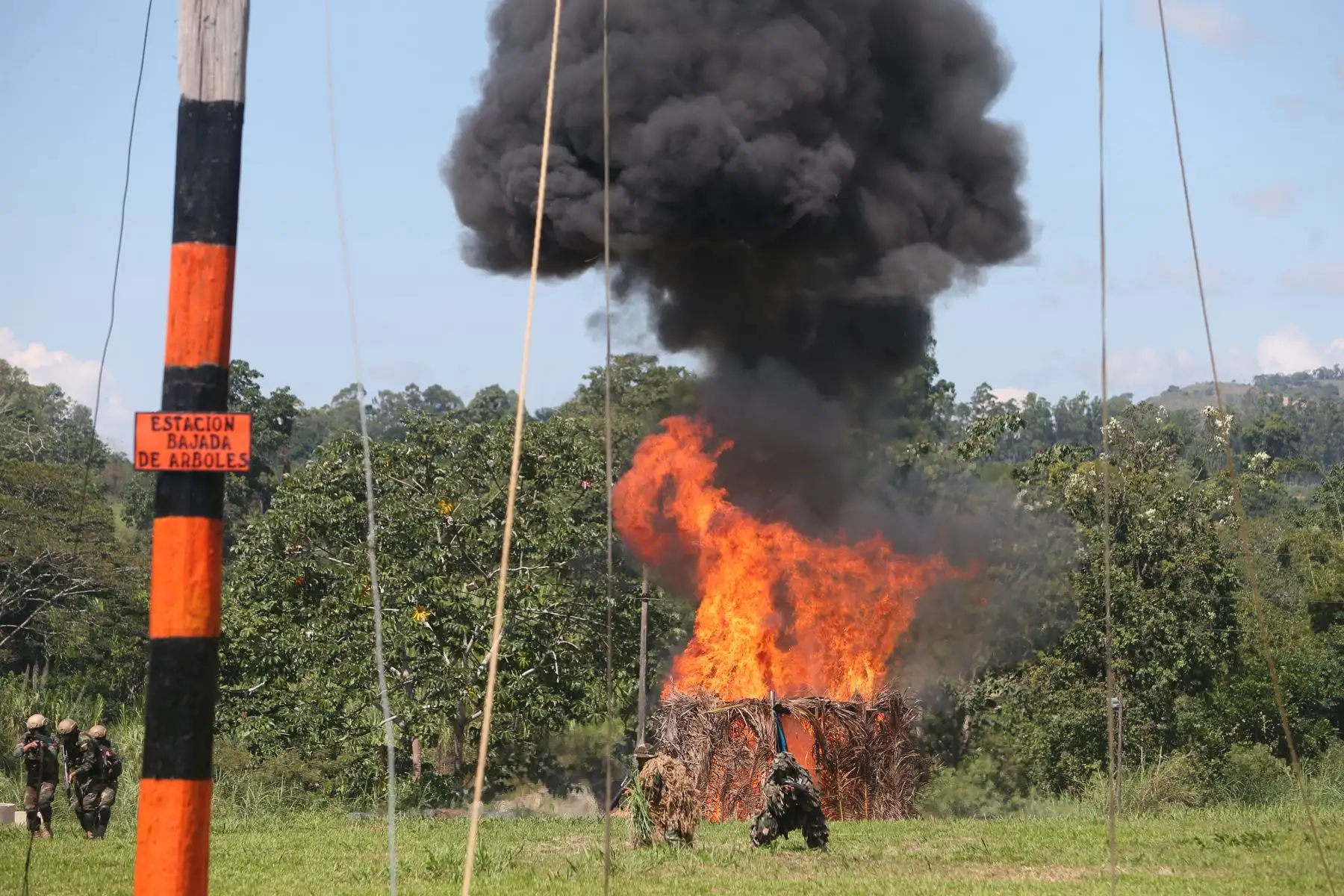 Los Sinchis realizaron una demostración de sus entrenamientos en tierra y sus maniobras tácticas aplicadas en operaciones de combate. Foto: ANDINA/Jhonel Rodríguez