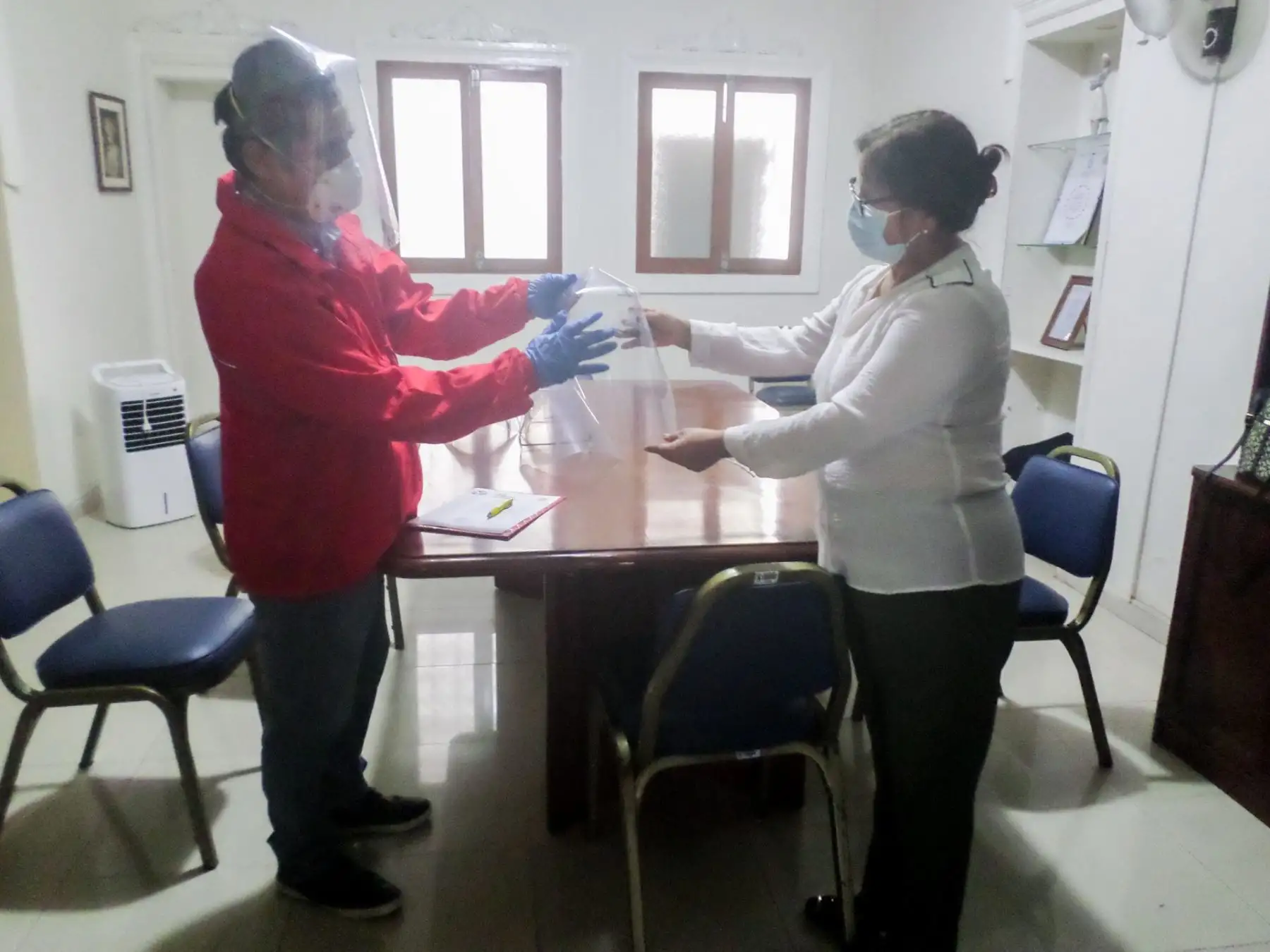 Se han elaborado y entregado un total de 2600 protectores faciales