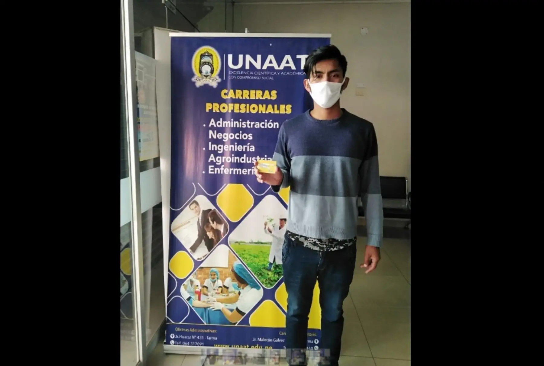 Estudiantes en situación vulnerable de Tarma reciben dispositivos con servicio de internet gratuito.