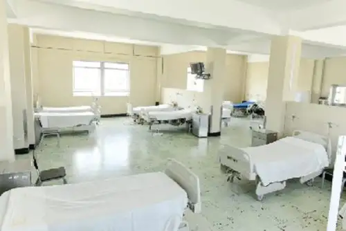 EsSalud Arequipa reportó que ahora cuenta con más camas disponibles en sus áreas covid-19, debido a la disminución de casos de esta enfermedad. ANDINA/Difusión