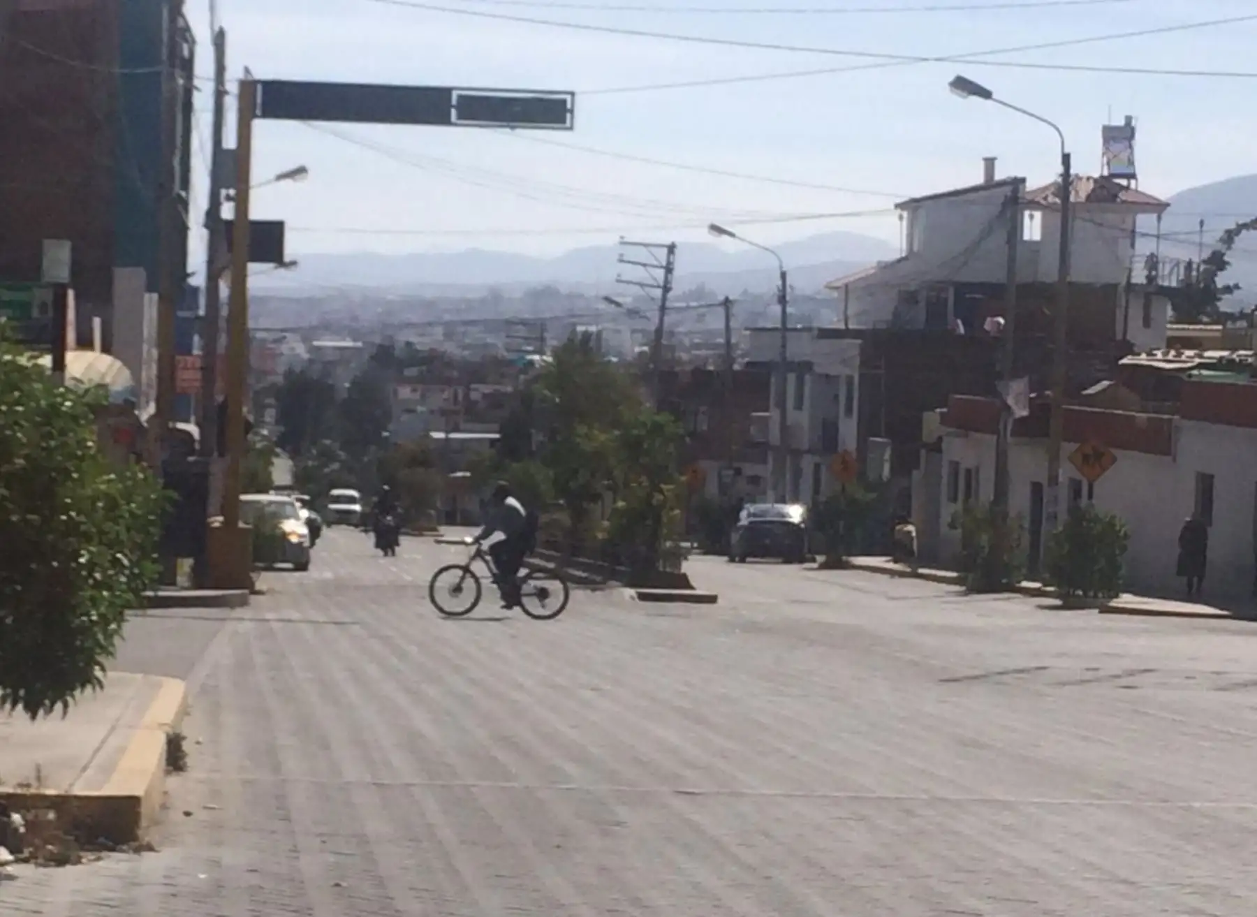 Así lucen hoy las calles de la ciudad de Arequipa luego que el Comando Regional Covid-19 acordará suspender  el transporte público, taxis y las actividades públicas y privadas para frenar el avance del coronavirus.