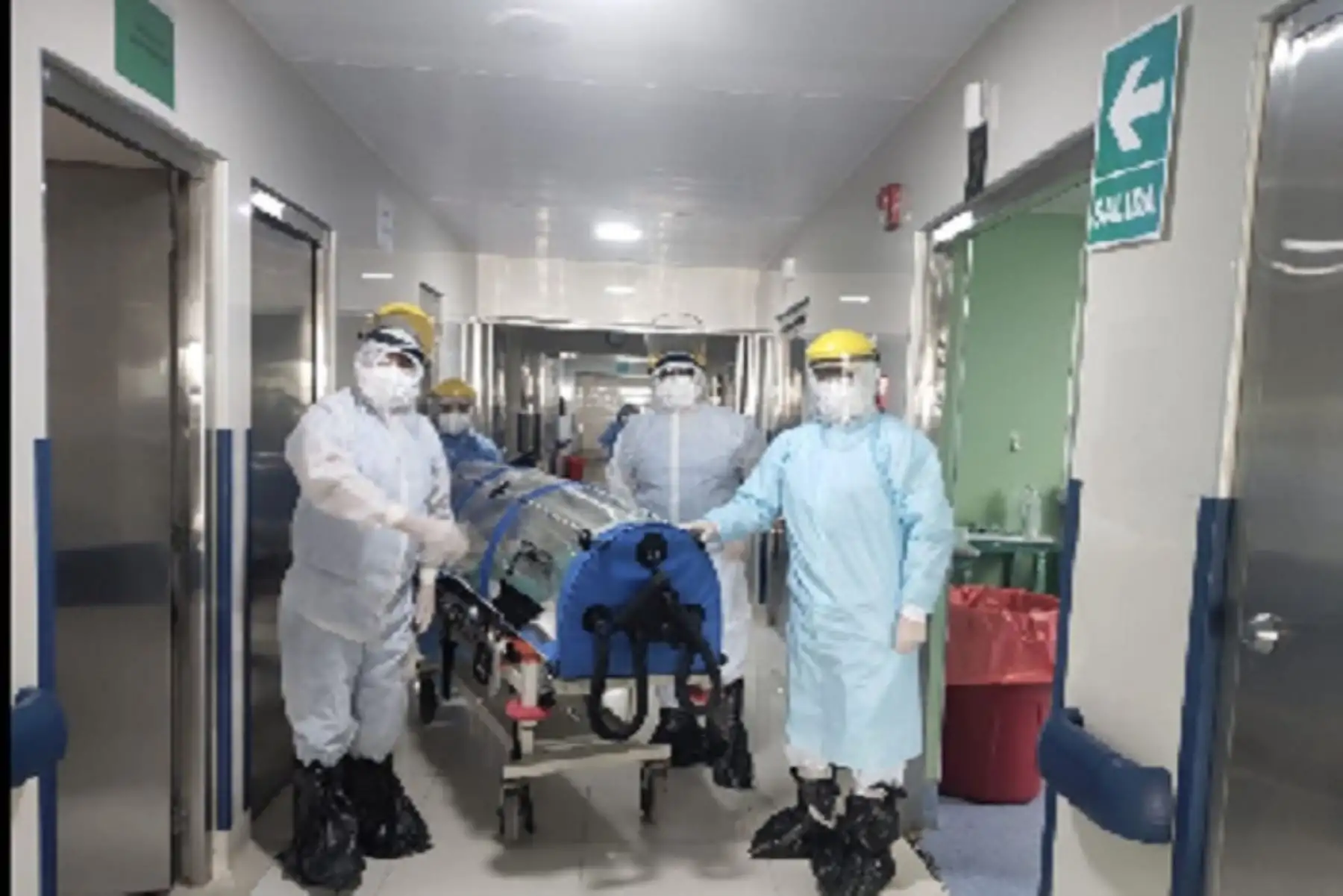 La pandemia del covid-19 ha puesto a prueba los sistemas de salud en el contexto de las cirugías de pacientes infectados.