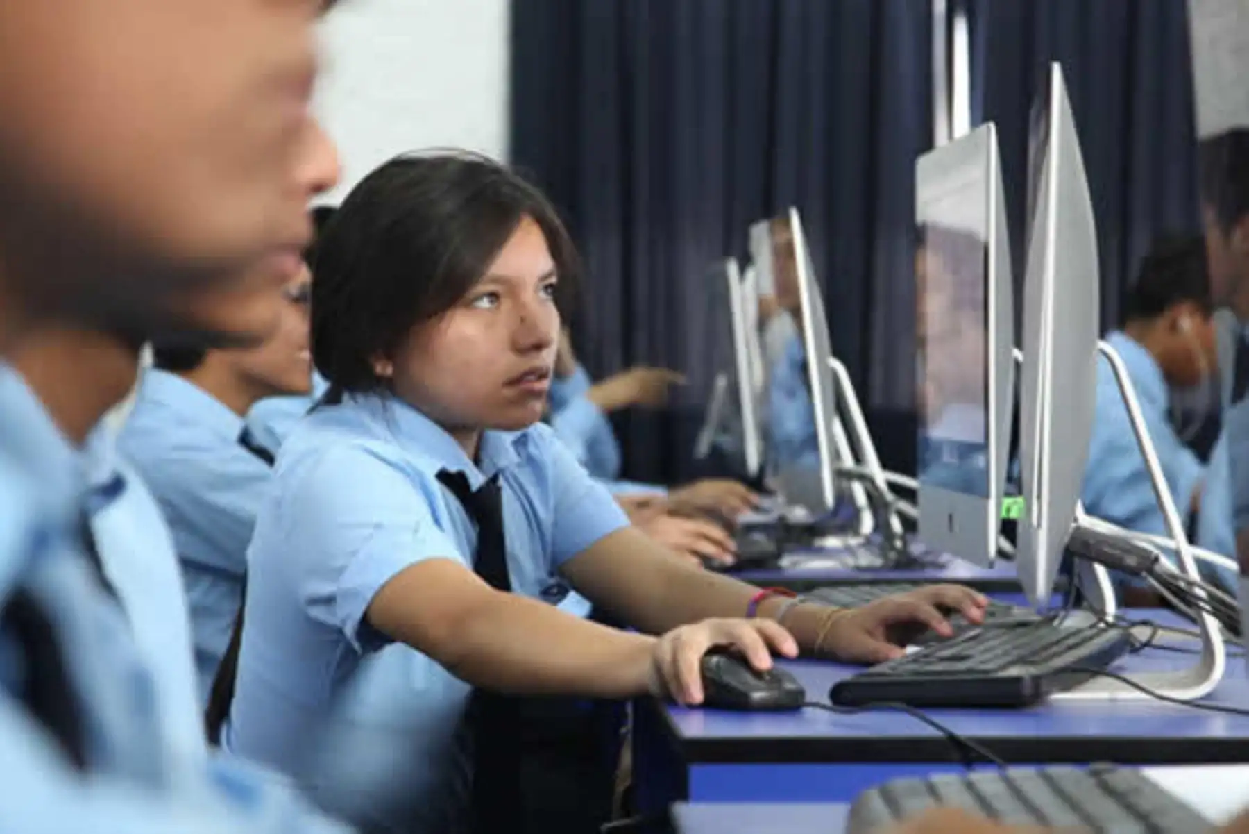 Estos recursos estarán orientados a la adquisición de mobiliario y equipos para los laboratorios, talleres y aulas de innovación pedagógica. Foto: Difusión