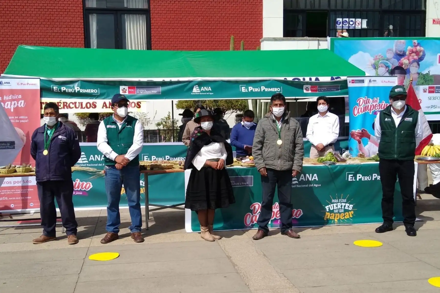 Productores de la región Junín reciben la medalla Ministerio de Agricultura y Riego 2020. ANDINA/Difusión