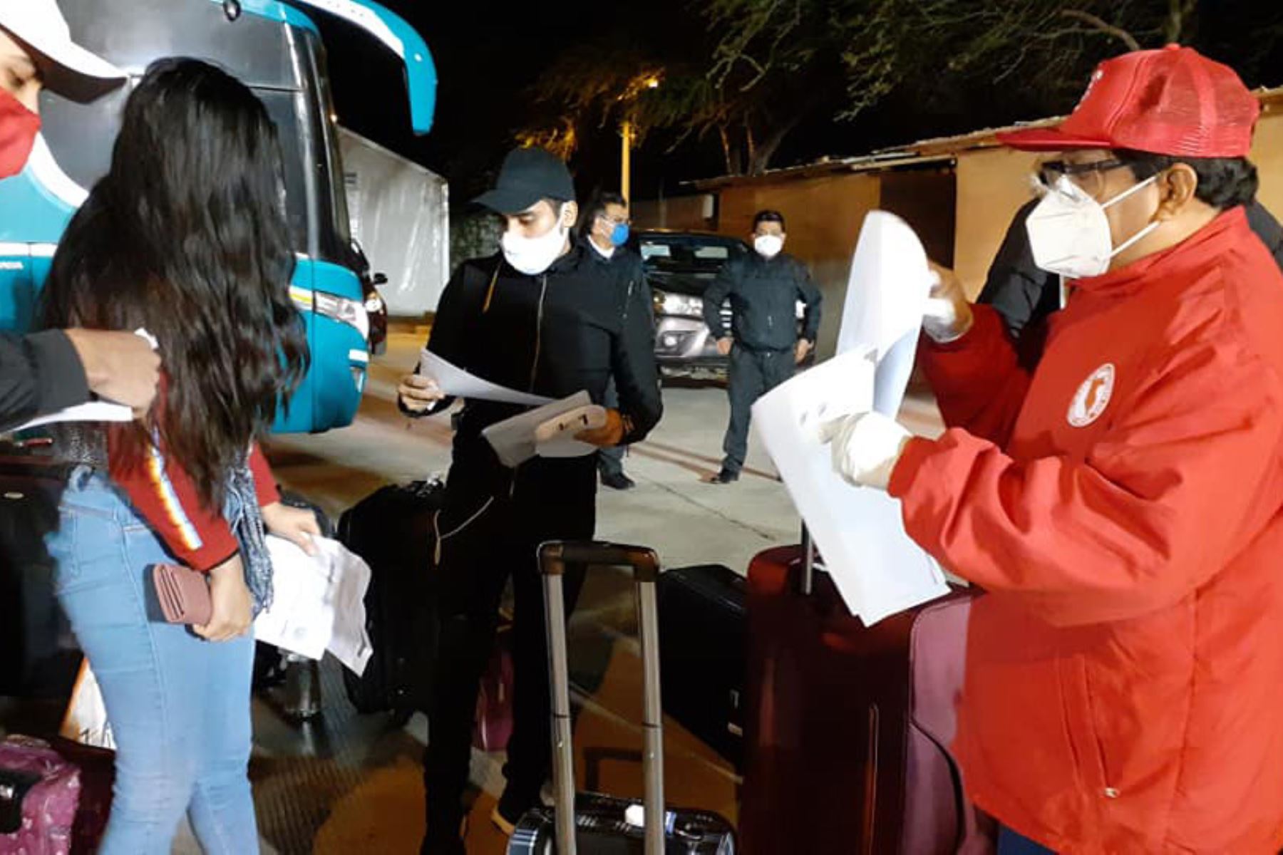 Esta madrugada arribaron a Chiclayo más de 80 personas que quedaron varadas en Lima por el estado de emergencia por el coronavirus. Foto: ANDINA/Difusión