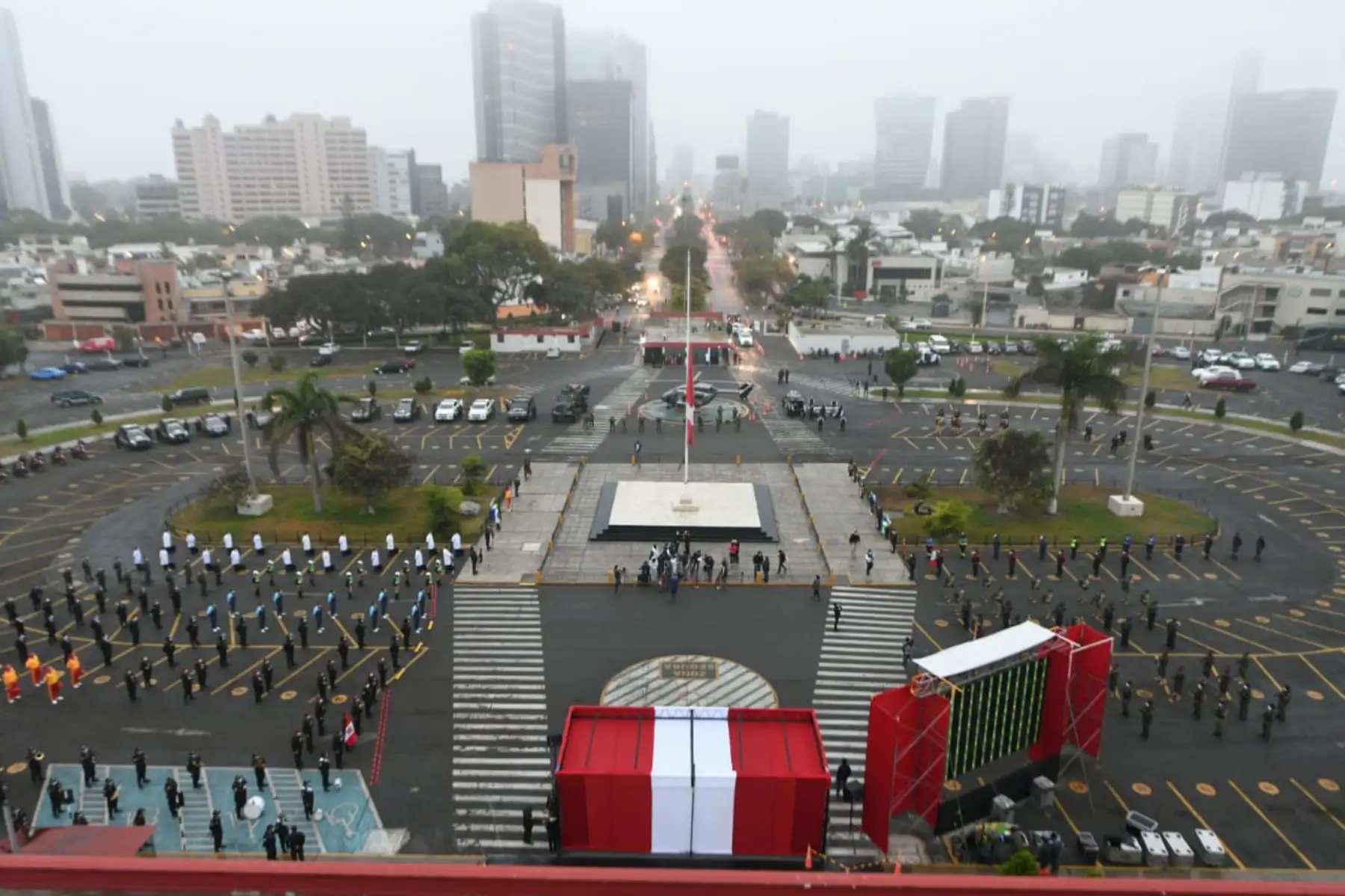 Ministro del Interior, Gastón Rodríguez, preside la presentación del plan de operaciones “Fortaleza 2020” de la Policía nacional para fortalecer la seguridad ciudadana en la fase de reactivación económica a nivel nacional. 

Foto:@MininterPeru.