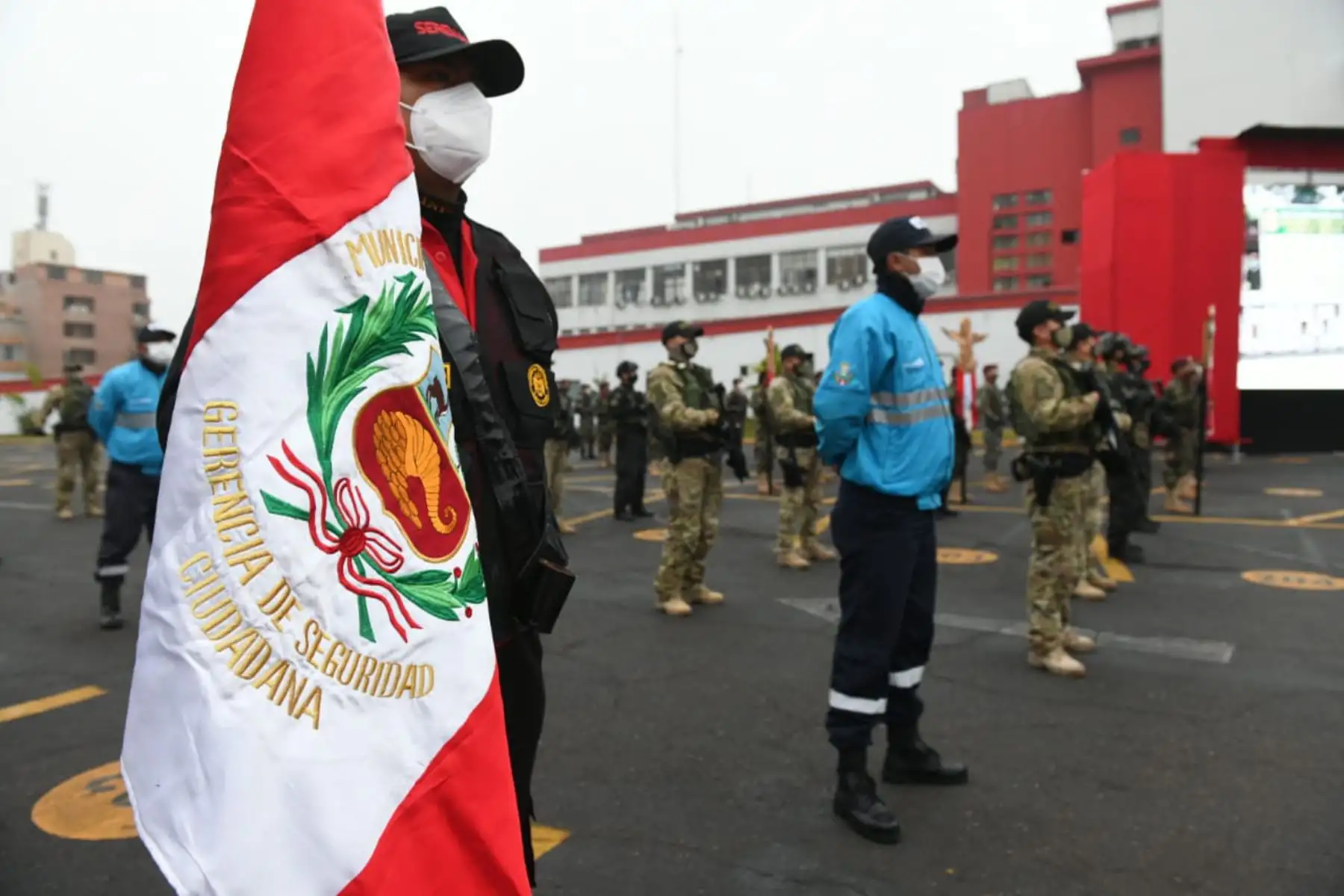Ministro del Interior, Gastón Rodríguez, preside la presentación del plan de operaciones “Fortaleza 2020” de la Policía nacional para fortalecer la seguridad ciudadana en la fase de reactivación económica a nivel nacional. 

Foto:@MininterPeru.