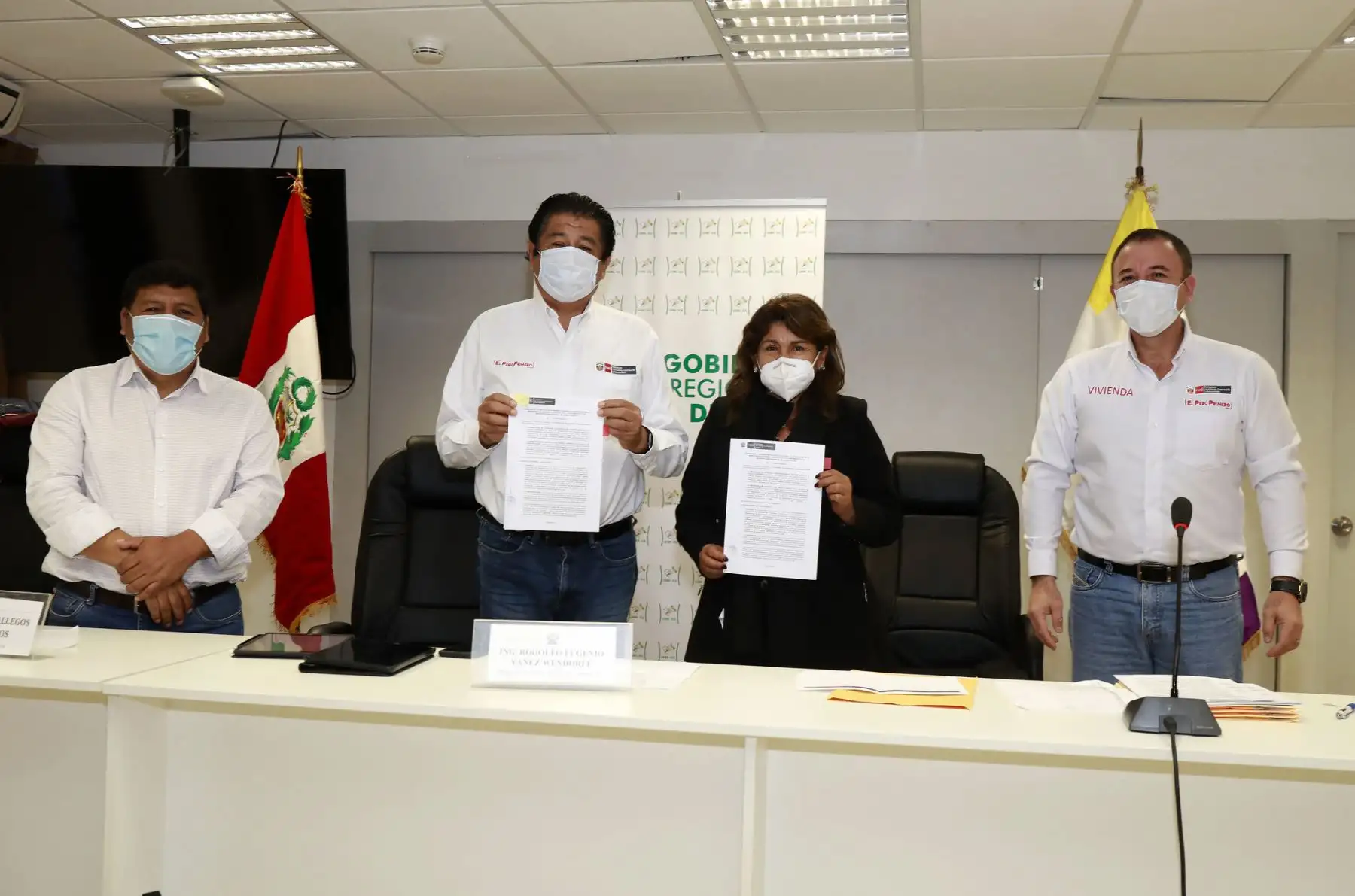 Titular del Ministerio de Vivienda participó en la firma de convenios para ejecutar obras de infraestructura urbana y de agua y saneamiento en Ica. Foto: ANDINA/Ministerio de Vivienda