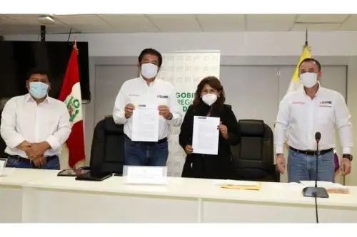 El ministro de Vivienda, Construcción y Saneamiento, Rodolfo Yáñez, señaló que las obras de Arranca Perú buscan beneficiar con trabajo a la población. Foto: MVCS