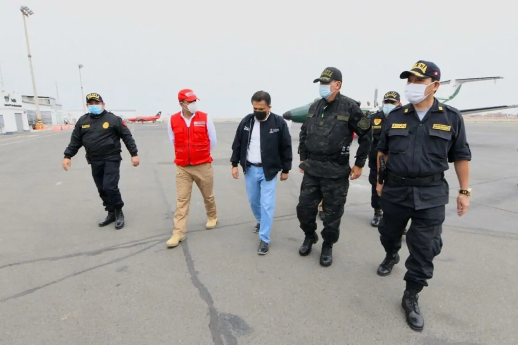 El Ministro del Interior, Gastón Rodríguez, arriba a La Libertad para reforzar acciones frente al COVID_19 y supervisar el cumplimiento de medidas de seguridad en diferentes puntos de la ciudad. 

Foto:@MininterPeru.