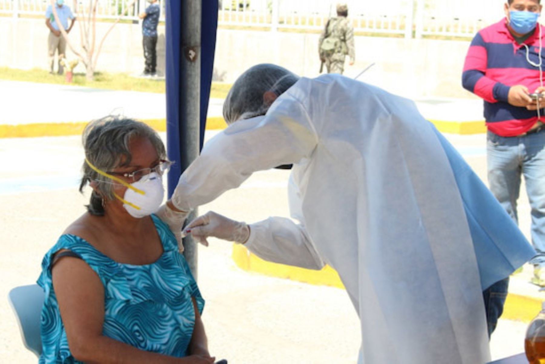 Más de 12,000 adultos mayores y personas con discapacidad severa serán vacunados contra neumonía e influenza en Piura. Foto: Dirección Regional de Salud Piura Foto: ANDINA/Difusión