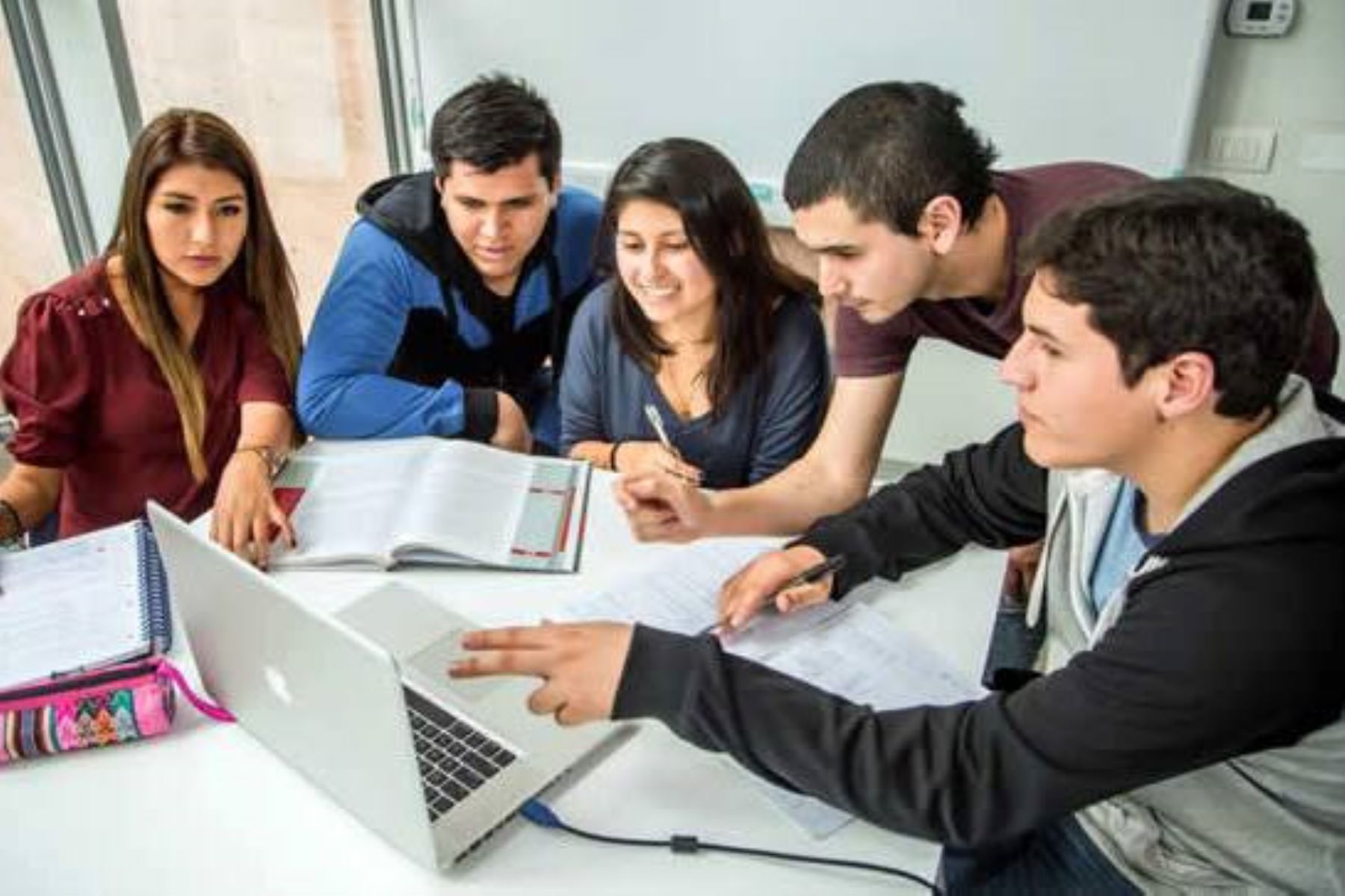 Entidades internacionales apoyan tránsito hacia la educación virtual de universidades. Foto: ANDINA/Difusión.