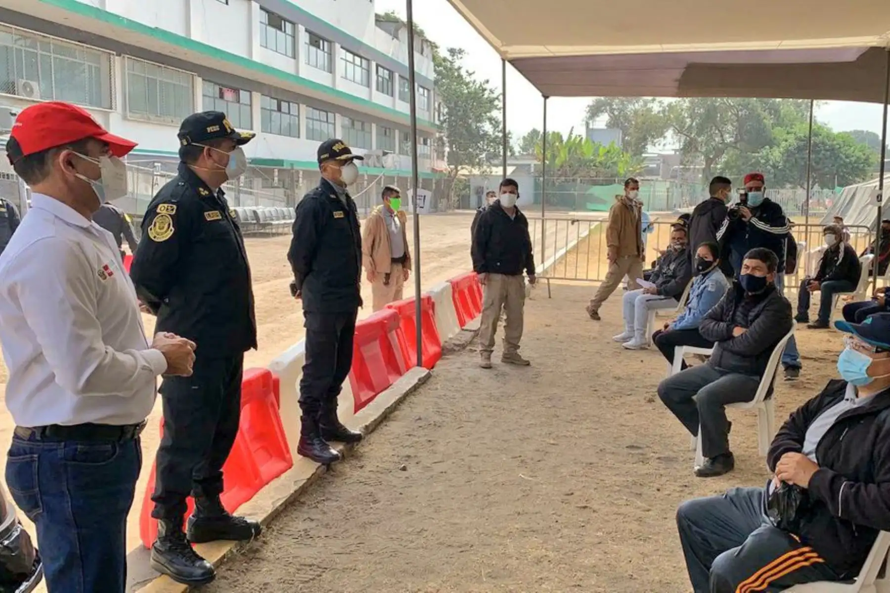 Continuando con su labor de inspección en los centros de salud policial, el titular el Ministro Gastón Rodríguez, también recorre el Hospital PNP Augusto B. Leguía a fin de garantizar que se brinde una apropiada atención a la Policía Nacional. Foto: ANDINA/Mininter