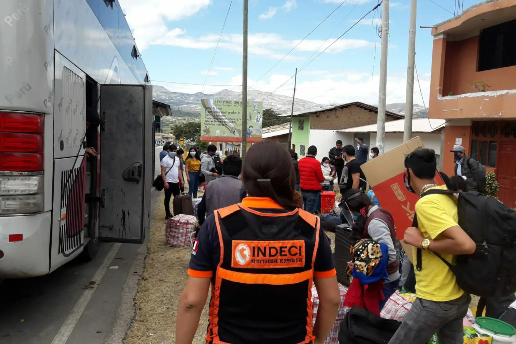 Alrededor de 66 connacionales llegaron a Cajamarca desde Lima en el marco de los traslados humanitarios dispuestos por PCM. Se realizaron los protocolos de bioseguridad. Foto: ANDINA/Indeci