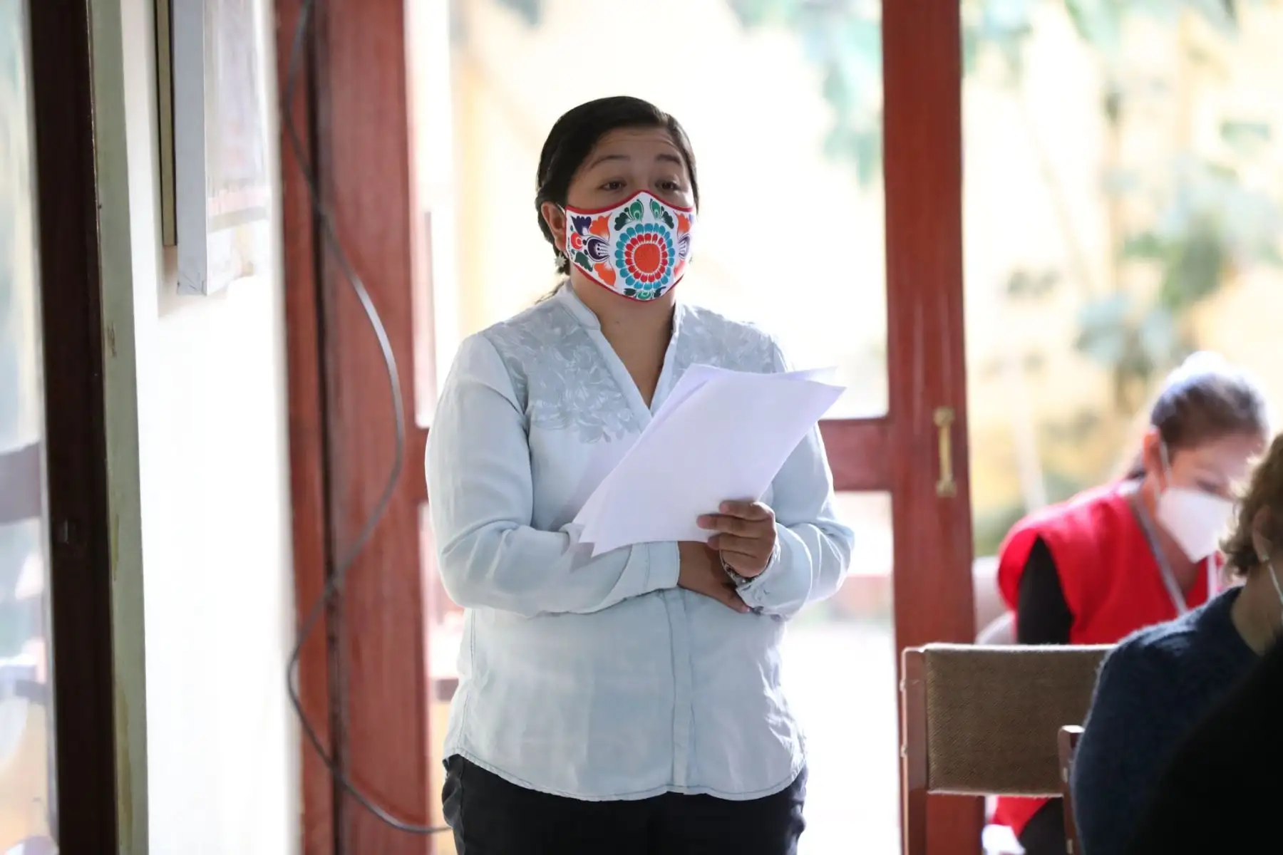 Para coordinar acciones en beneficio de las poblaciones vulnerables de la región ante el Covid-19, el premier Vicente Zeballos y la ministra de la Mujer, Gloria Montenegro, sostuvieron una reunión con los representantes de la Mesa de Concertación para la Lucha contra la Pobreza, en Ayacucho. Foto: ANDINA/PCM
