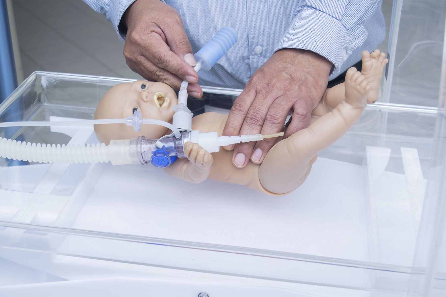 La Burbuja Artificial Neonatal es un proyecto de equipo médico que integra las funciones necesarias para que los recién nacidos prematuros puedan superar los cuidados intensivos. Foto: PUCP