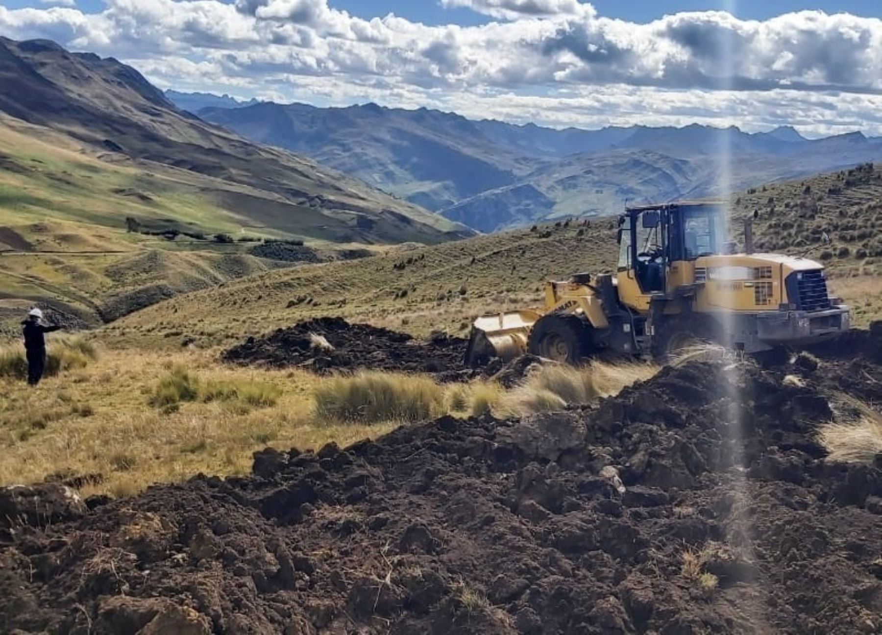 El Ministerio de Agricultura y Riego inicia trabajos de siembra y cosecha de agua en la provincia de Sihuas, en la sierra de Áncash. ANDINA/Difusión