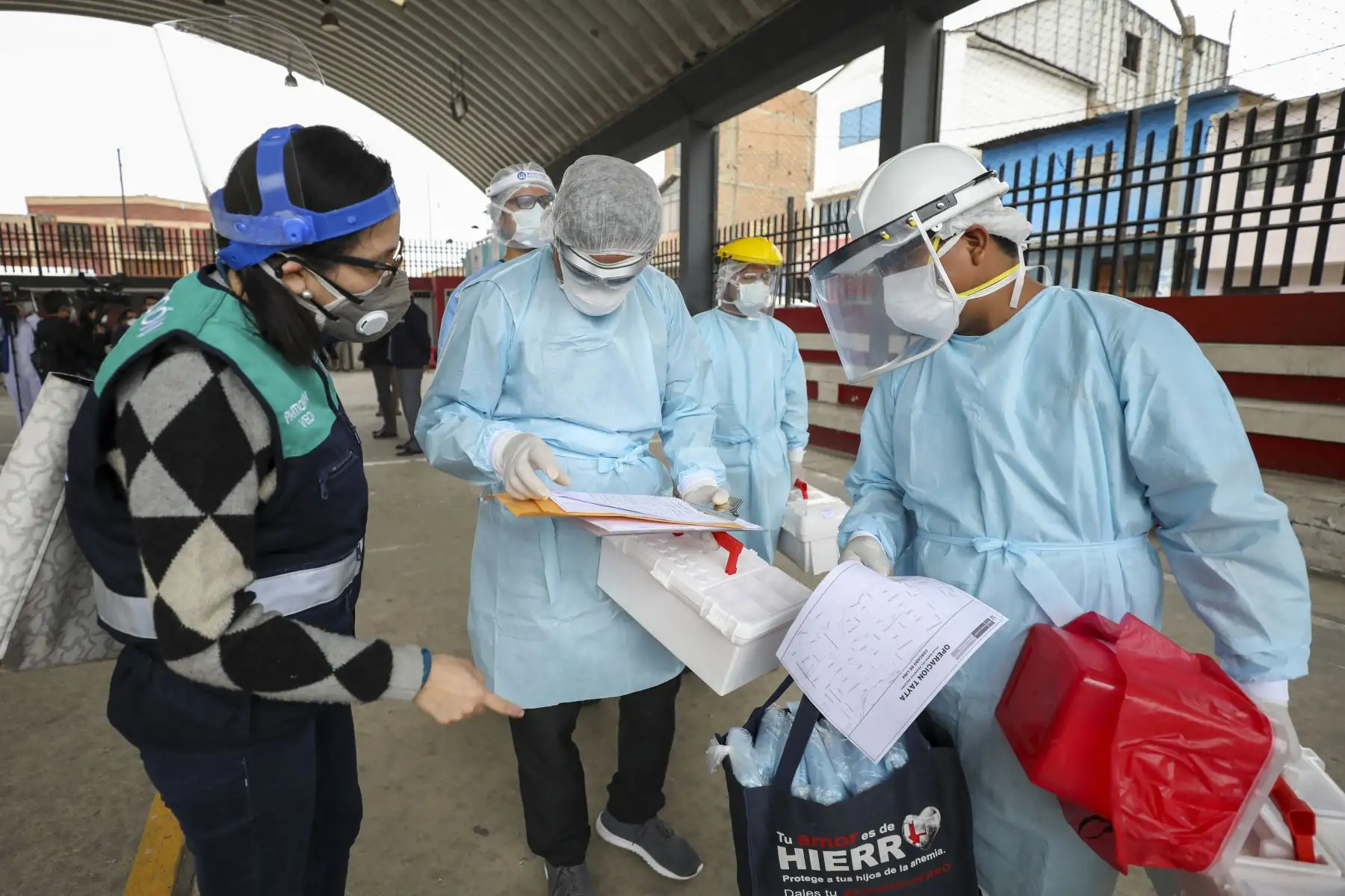 El Alcalde Jorge Muñoz supervisó la  operación Tayta en el Cercado de Lima, en el marco de continuar en la lucha contra el Covid-19
Foto:ANDINA/MLM.