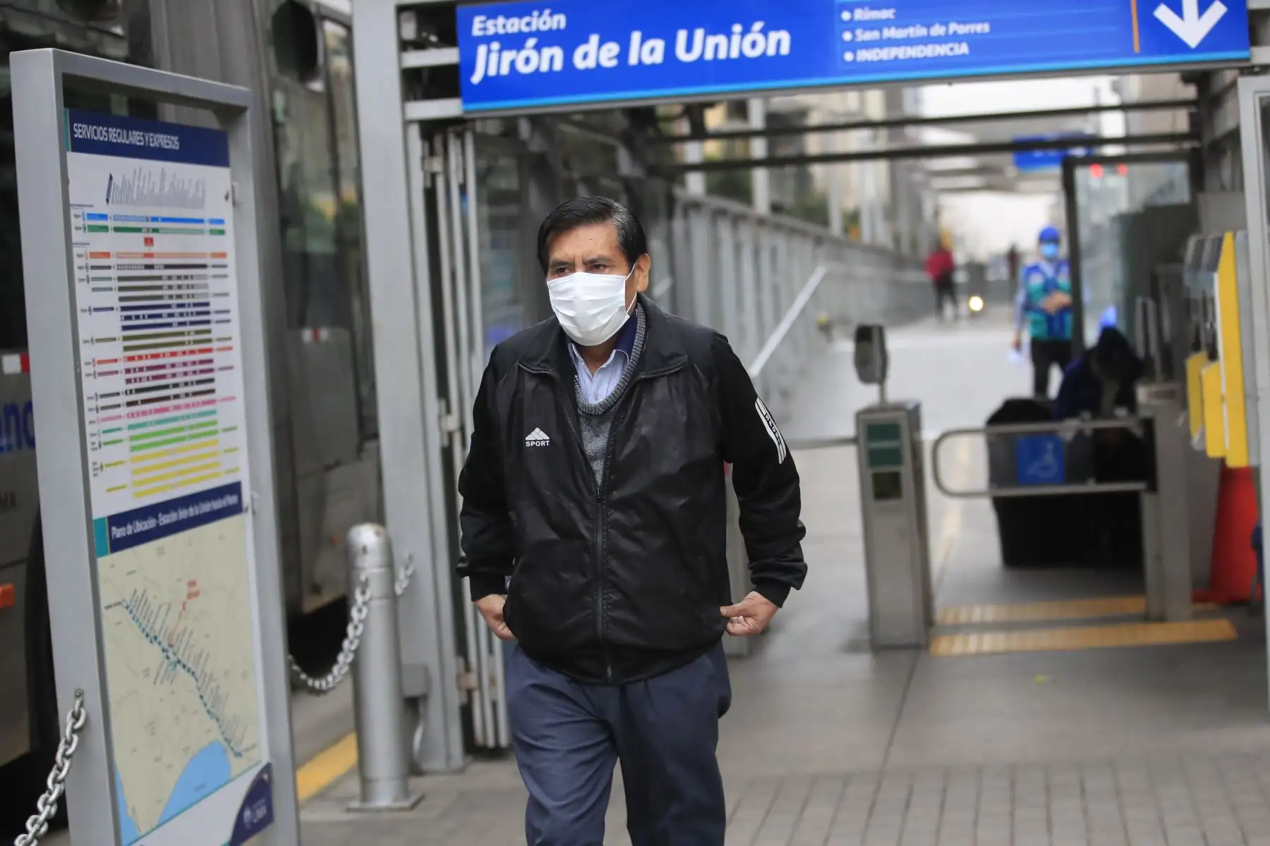 Estación del metropolitano durante  el primer día de cuarentena focalizada en Lima. Foto: ANDINA/ Juan Carlos Guzmán