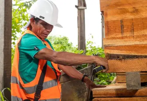 Pobladores indígenas se preparan para participar de reactivación de actividades forestales.