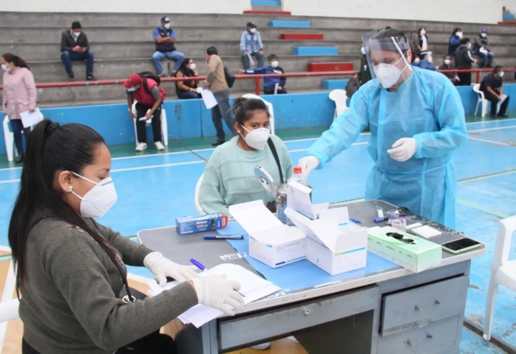 Como parte de las acciones que promueven la reanudación de la atención primaria para la prevención de enfermedades, el Ministerio de Salud (Minsa) implementará más de 1,000 "Comités Anti Covi-19" en todo el país para fortalecer la respuesta del primer nivel y organizar a la comunidad para su protección y prevención.ANDINA/Difusión