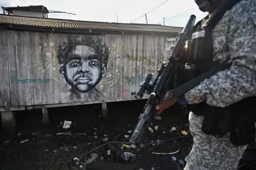 El alto mando destapó el expediente presionado por los escándalos que involucran a las tropas en violaciones de indígenas. Foto: AFP