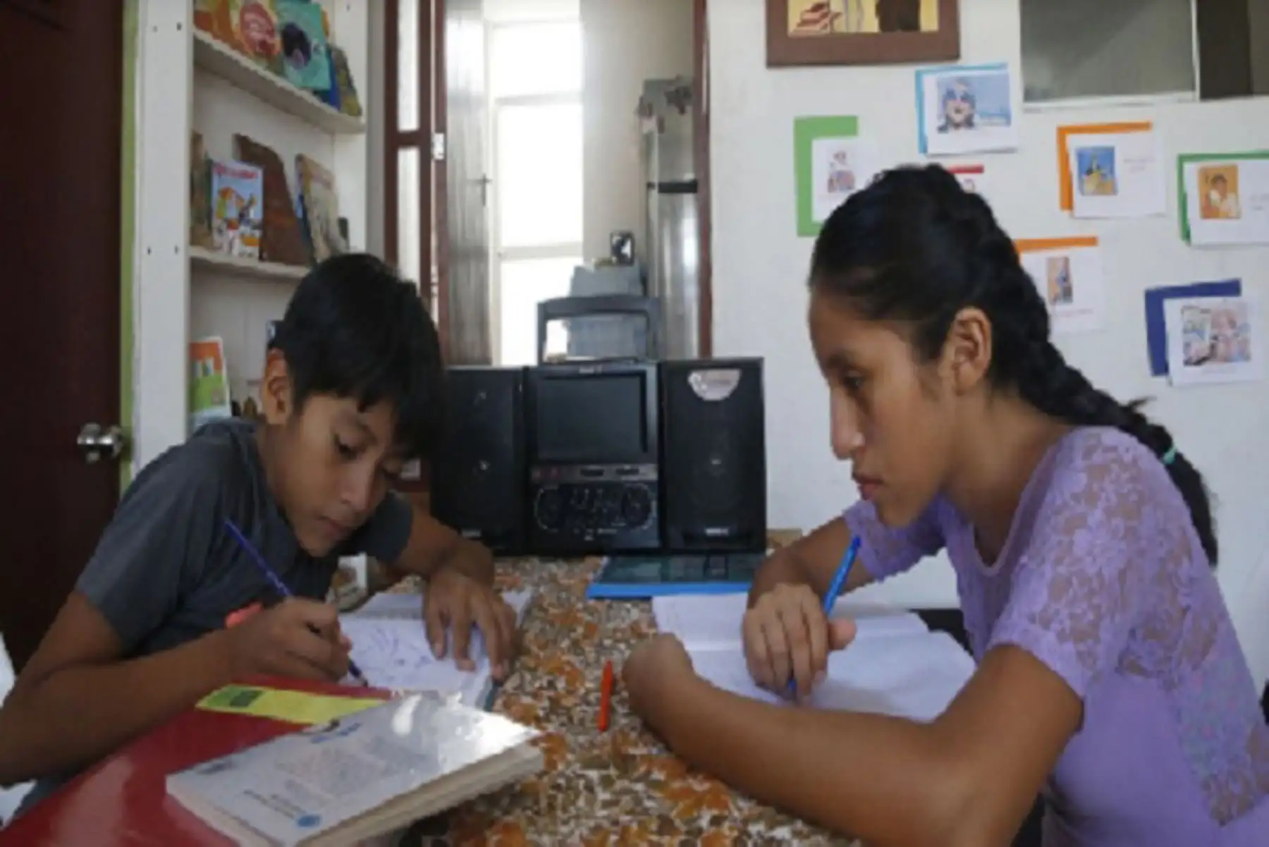 Aprendo en casa llega al 80% de los escolares de los colegios públicos. ANDINA/Minedu