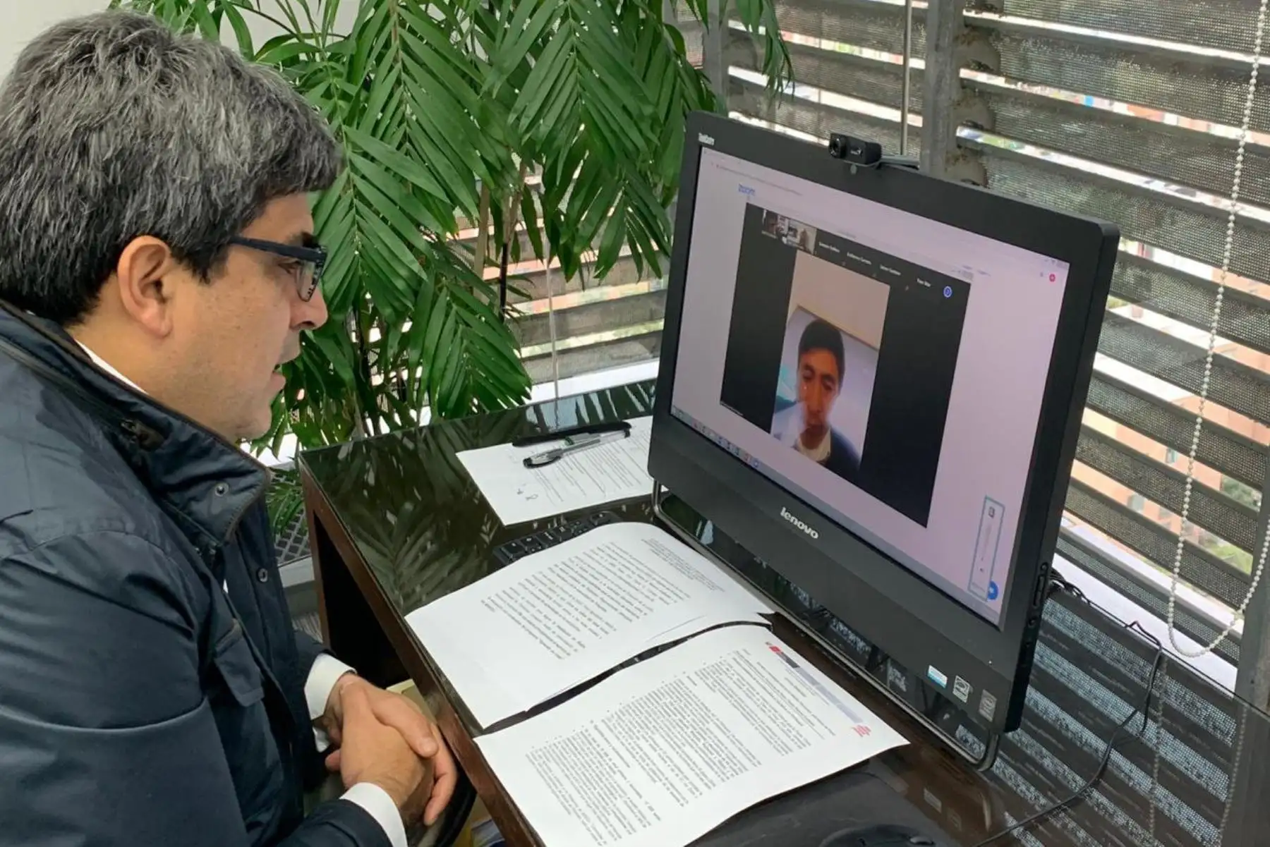 Ministrro de Educación, Martín Bdenavides, sostiene que la conectividad es un derecho de los estudiantes para contar con todas las condiciones que harían un servicio educativo de calidad. ANDINA/Minedu