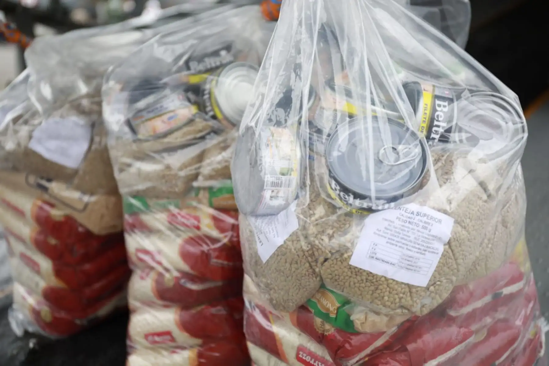 Ministerio de Vivienda traslada cargamento de dos toneladas de ayuda humanitaria, equipos médicos y alimentos  a la región Puno, entregados por Minsa e Indeci.
Foto: Ministerio de Vivienda