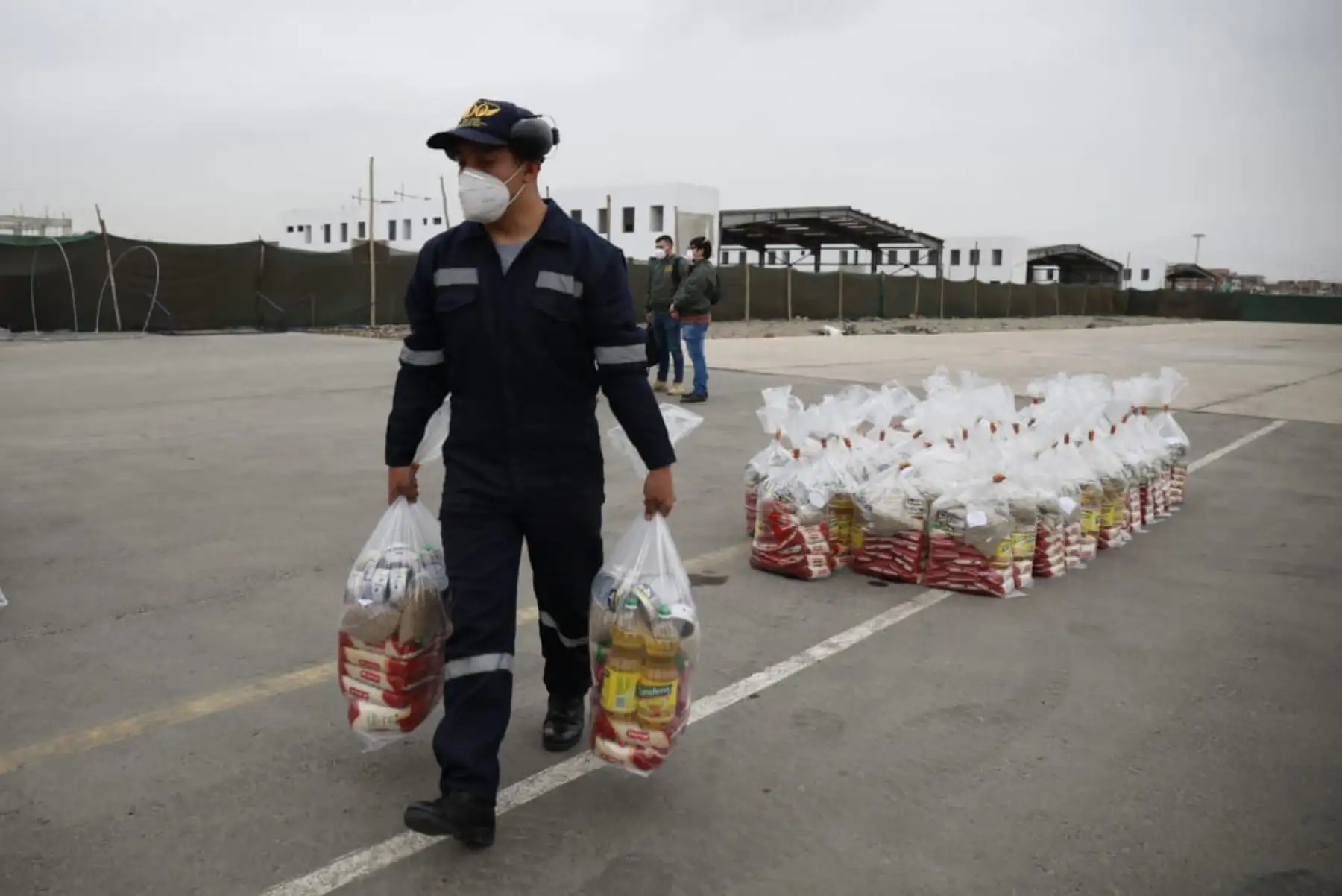 Ministerio de Vivienda traslada cargamento de dos toneladas de ayuda humanitaria, equipos médicos y alimentos  a la región Puno, entregados por Minsa e Indeci.
Foto: Ministerio de Vivienda
