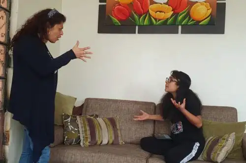 El estrés de los padres genera conductas negativas en los niños y adolescentes. Foto: ANDINA.