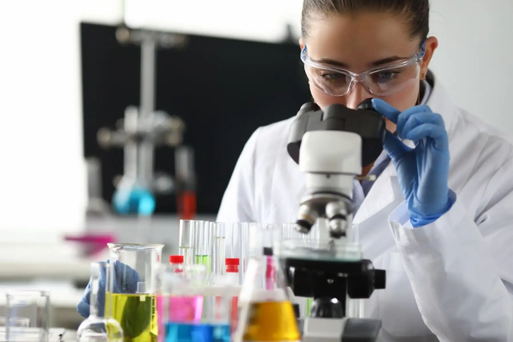 Las postulaciones que se presenten deben estar alineadas a las siguientes dos líneas de investigación.