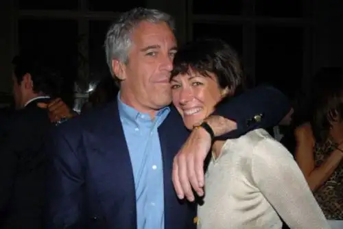 Los crímenes fueron cometidos entre 1994 y 1997, según la inculpación. Si es hallada culpable, Maxwell enfrenta en teoría una pena máxima de cadena perpetua. Foto: Internet