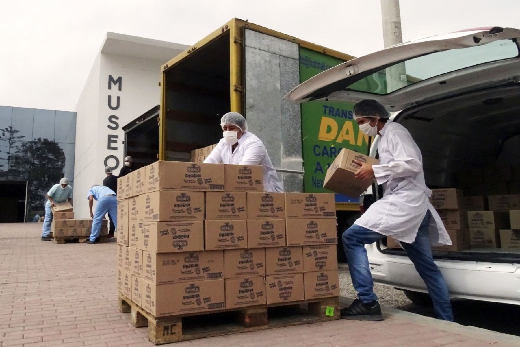 San Juan de Miraflores: entregan 382 toneladas de alimentos para cerca de 80,000 personas. Foto: ANDINA/Difusión.