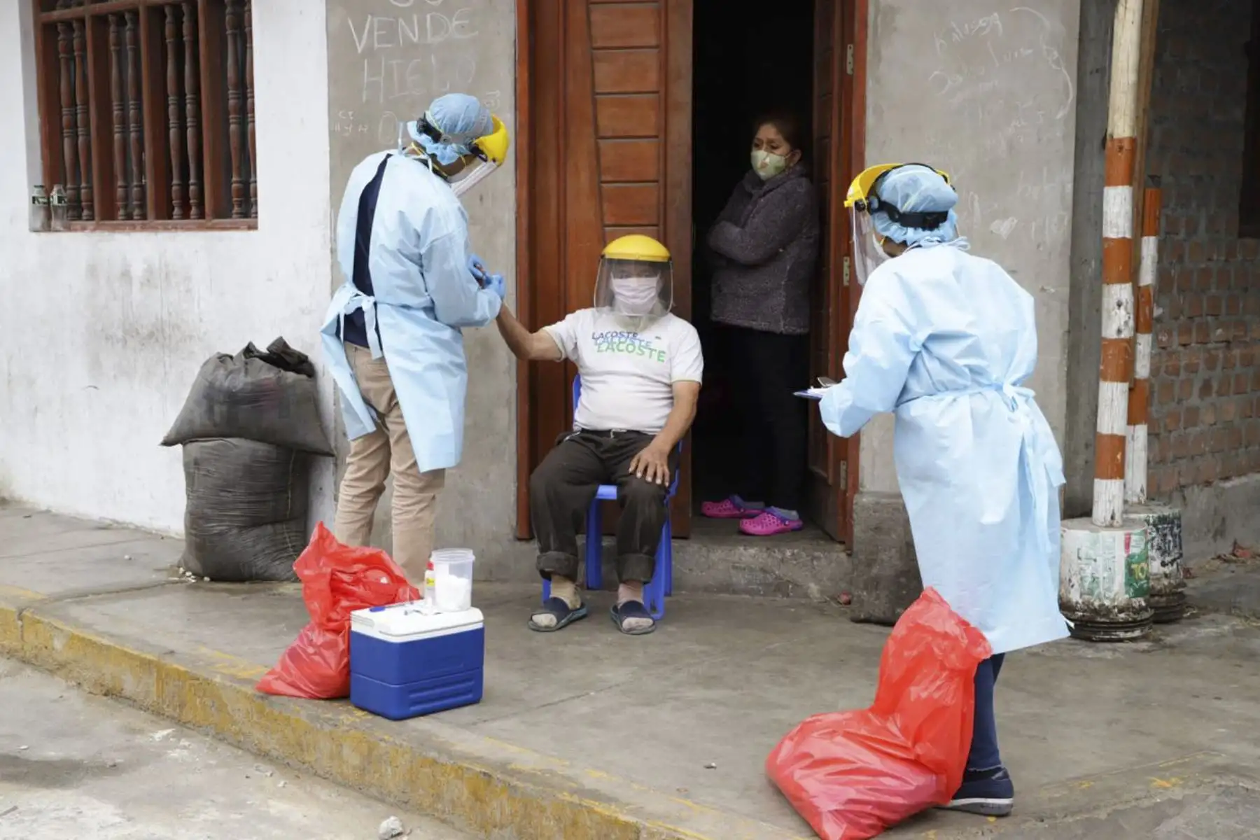 La operación Tayta permitió detectar 58 casos positivos de nuevo coronavirus en Chimbote, región Áncash. Foto: ANDINA/Difusión