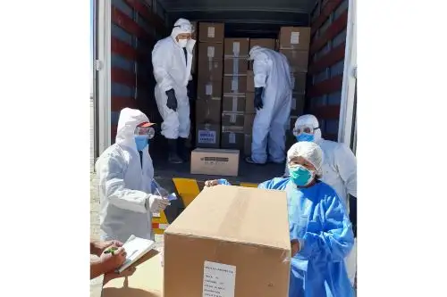 El Cenares envió equipos de protección personal para abastecer hospitales de la ciudad de Arequipa. Foto: Gobierno Regional de Arequipa