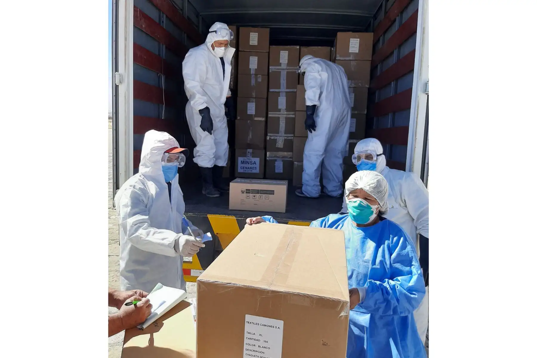 El Cenares envió equipos de protección personal para abastecer hospitales de la ciudad de Arequipa. Foto: Gobierno Regional de Arequipa