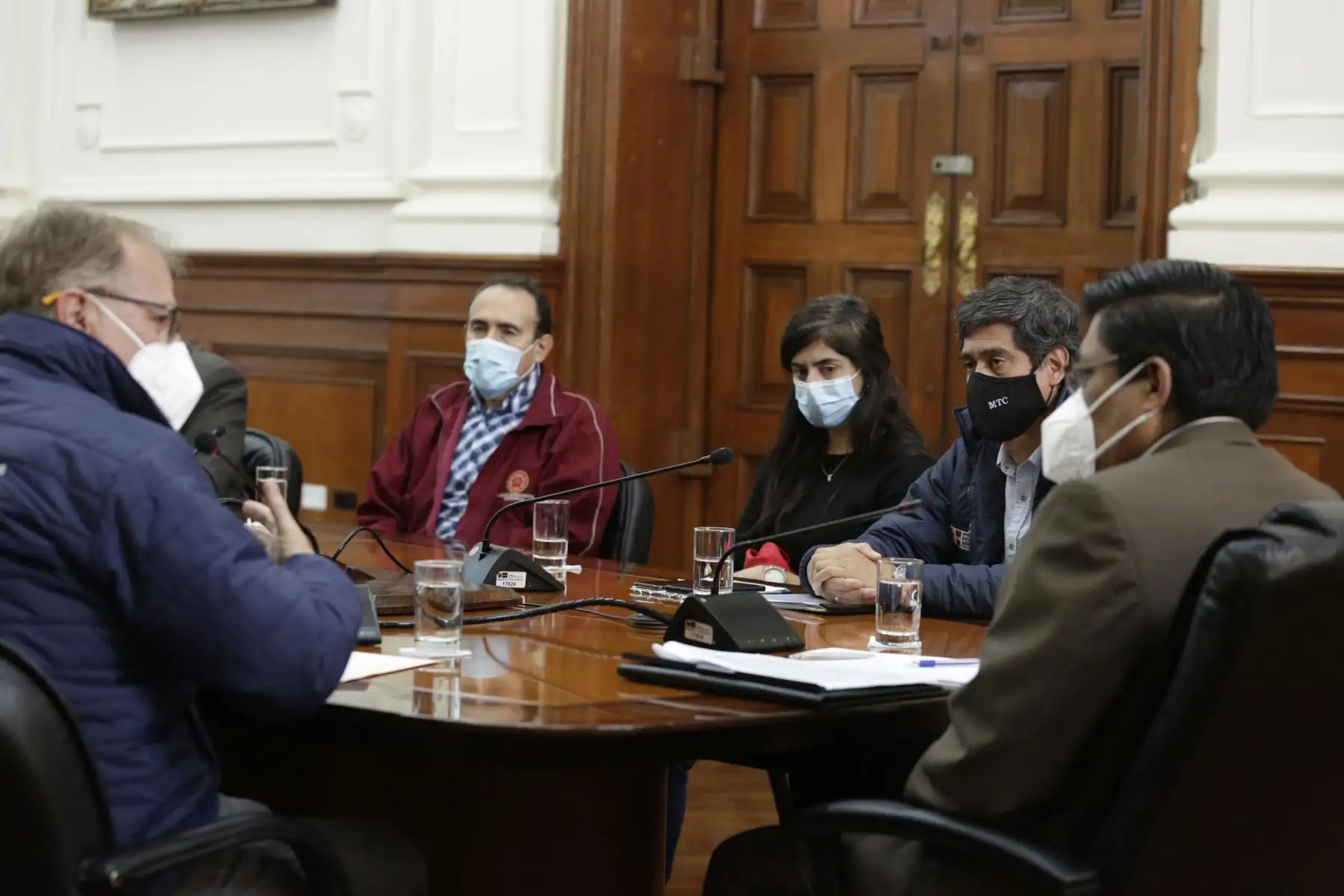 Titular de la PCM, Vicente Zeballos  se reúne con el alcalde de la Municipalidad Metropolitana de Lima, Jorge Muñoz  para establecer medidas que permitan mitigar el impacto del covid -19 en el servicio que brindan el Metropolitano y los corredores complementarios.
Foto: PCM Titular de la PCM, Vicente Zeballos  se reúne con el alcalde de la Municipalidad Metropolitana de Lima, Jorge Muñoz  para establecer medidas que permitan mitigar el impacto del covid -19 en el servicio que brindan el Metropolitano y los corredores complementarios.
Foto: PCM