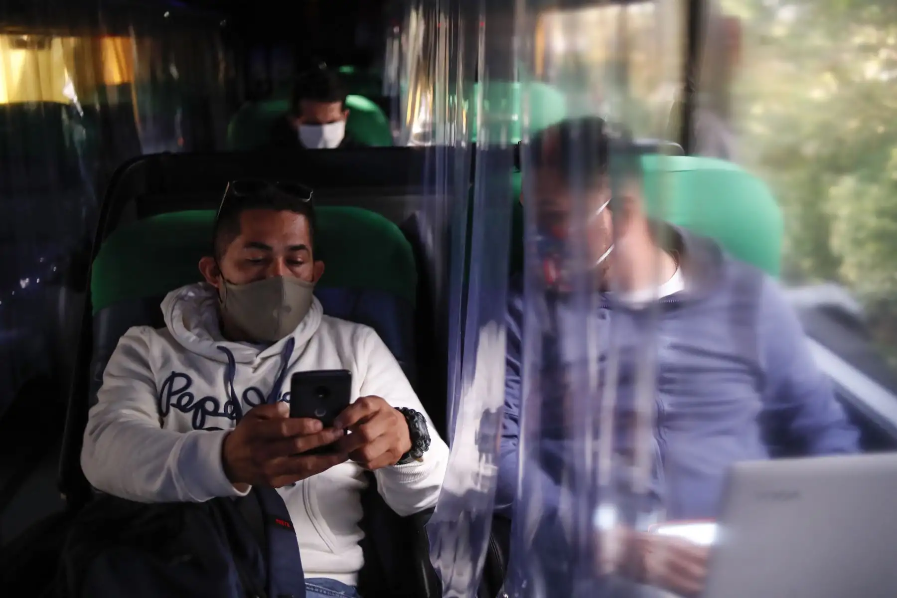 Empresa de transporte interprovincial “Oltursa” presenta protocolos de bioseguridad que aplicará al realizar sus viajes al interior del país durante estado de emergencia por coronavirus covid-19. Los buses contarán con cortinas de plástico como separación. Foto: ANDINA/Renato Pajuelo