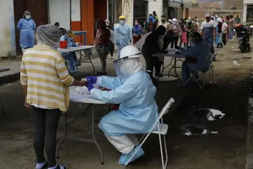 La municipalidad del Santa comprará pruebas rápidas para reforzar control epidemiológico en los mercados.