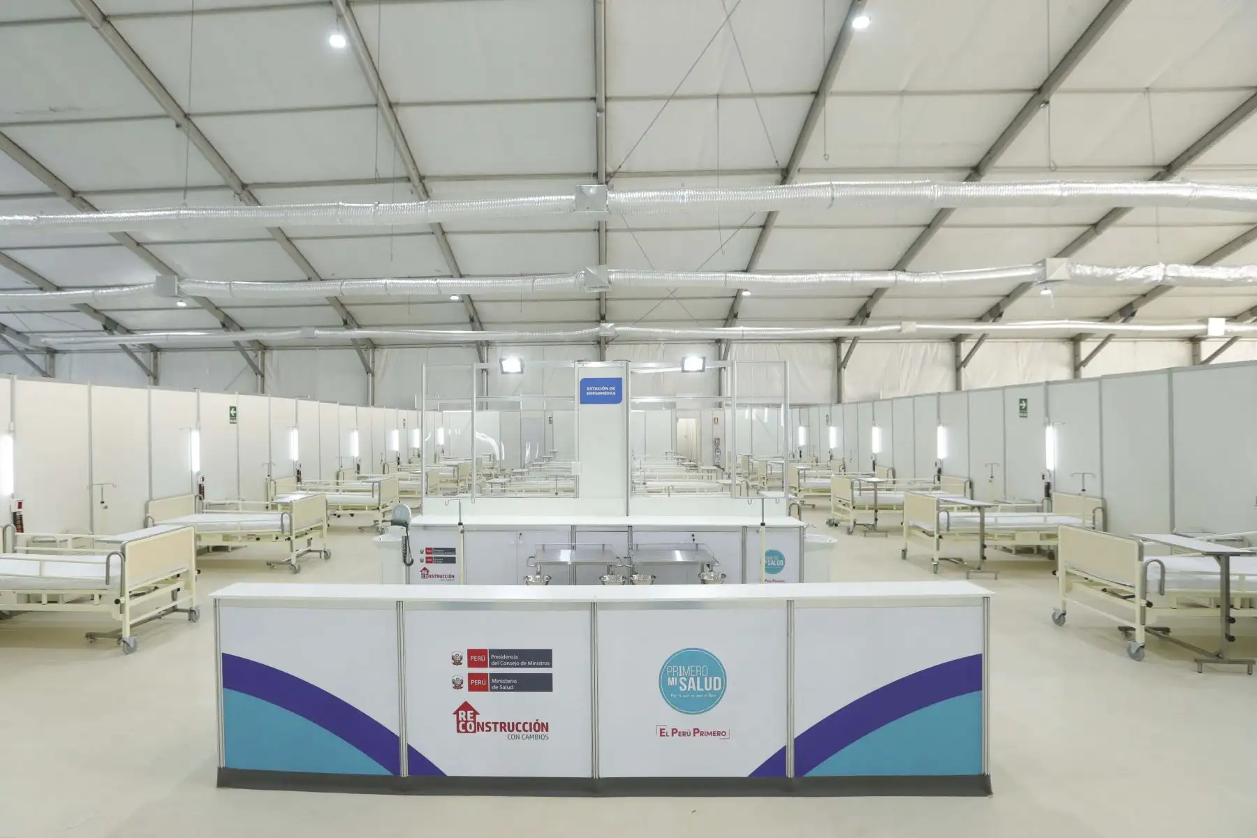 La Autoridad para la Reconstrucción con Cambios (ARCC) entregó en el distrito de San Juan de Lurigancho el primero de los ocho hospitales temporales que tiene a su cargo implementar para atender a los pacientes afectados por la covid-19. ANDINA/Prensa Presidencia