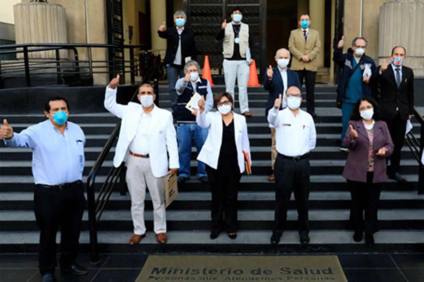 El ministro de Salud, Víctor Zamora, se reunió con autoridades de Ayacucho y Apurímac para coordinar acciones frente al covid-19.
