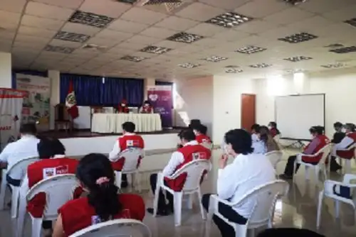 La ministra Gloria Montenegro sostuvo su compromiso de seguir desplegando todos los esfuerzos para enfrentar y erradicar la violencia hacia las mujeres e impulsar el trabajo articulado entre diversos ministerios, poderes del Estado, comunidades indígenas, gobiernos regionales y locales.